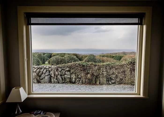 Cliff View Apartment *